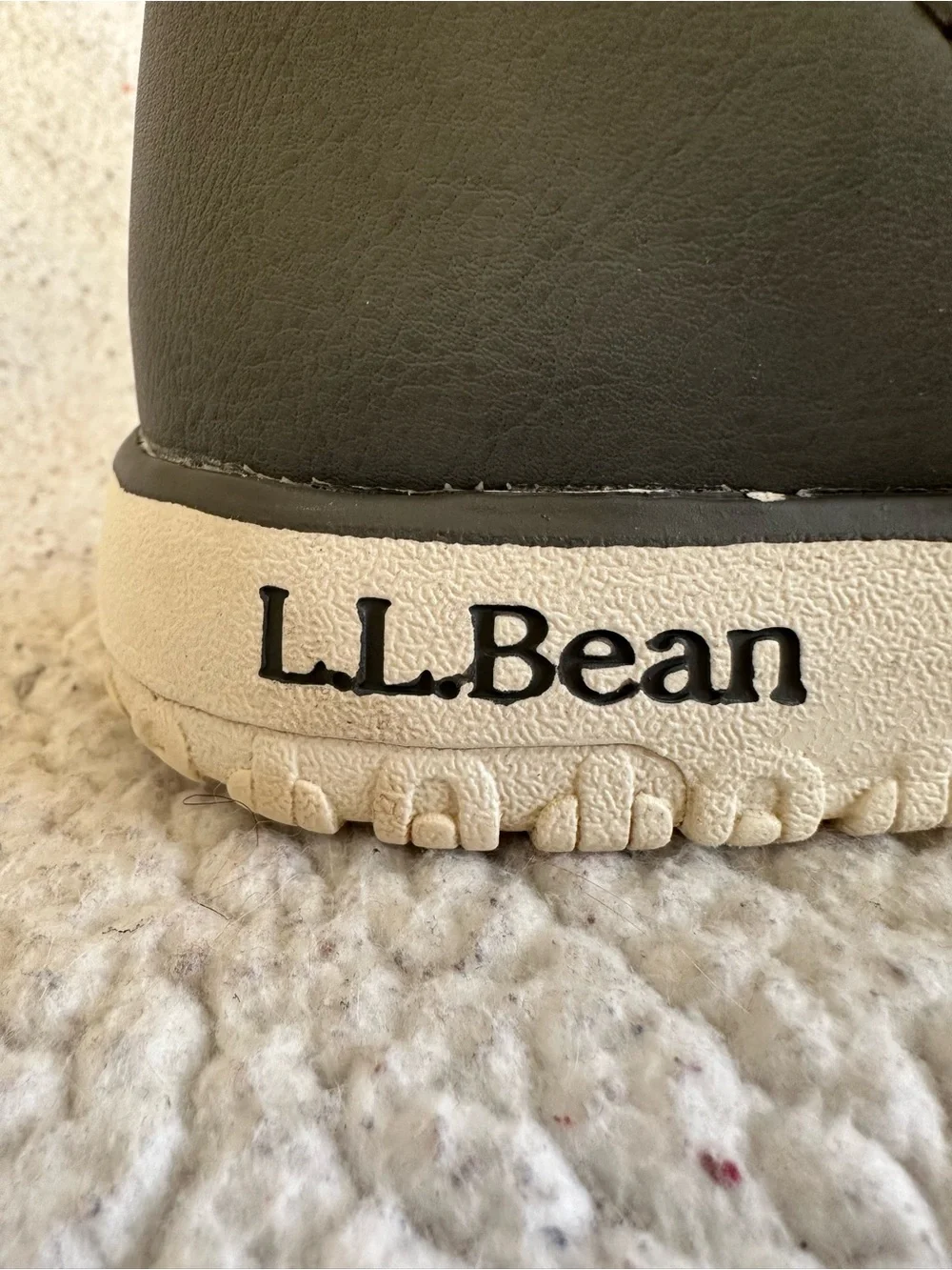 LL BEAN Women's White Winter Snow Boots with Gray Trim
